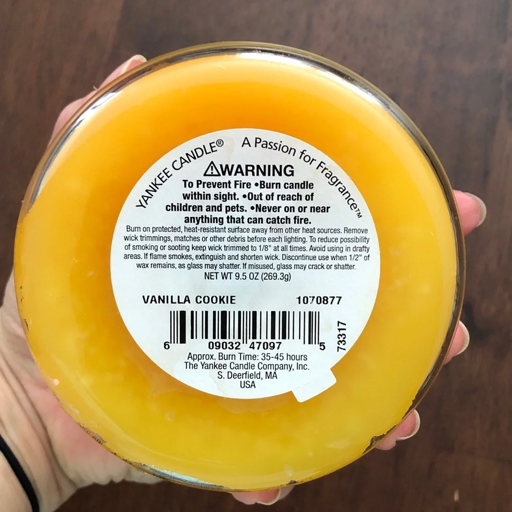🥤 Yankee Candle Vanilla Cookie Jar Candle